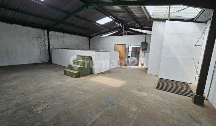 Ruko 3,5 Lt Siap Huni Ada Lift Barang Sayap Pungkur Ruko 3,5 Lt Siap Huni Ada Lift Barang Sayap Pungkur