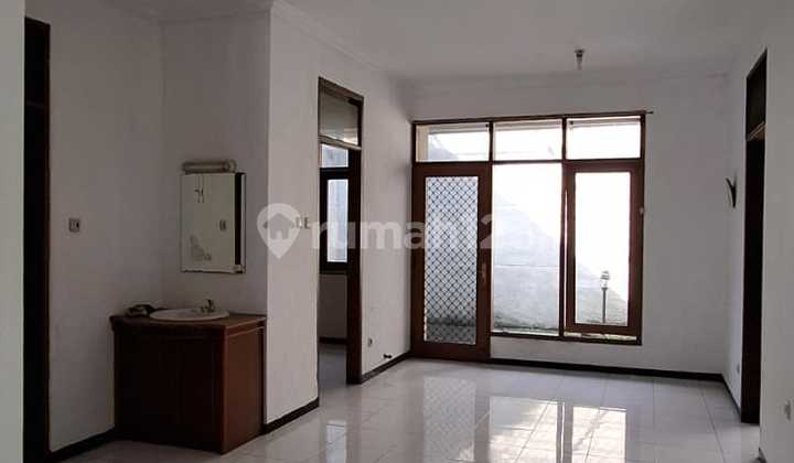Rumah Terawat Dan Nyaman Di Komplek Batununggal 1