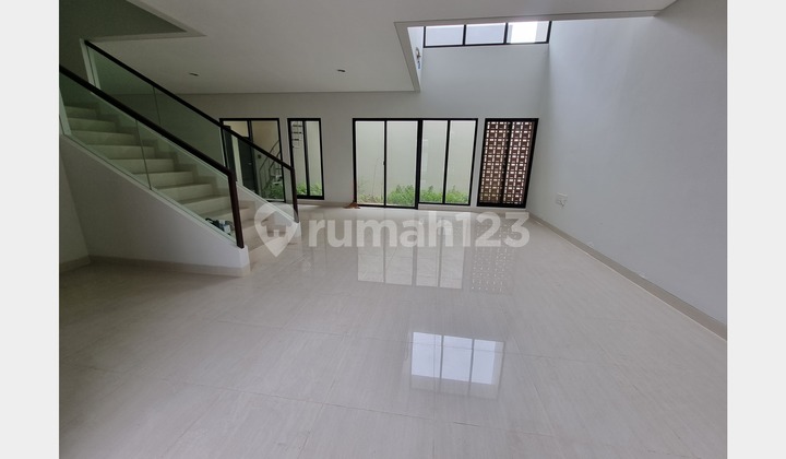 Luxurious Modern Minimalist House in Summarecon Bandung