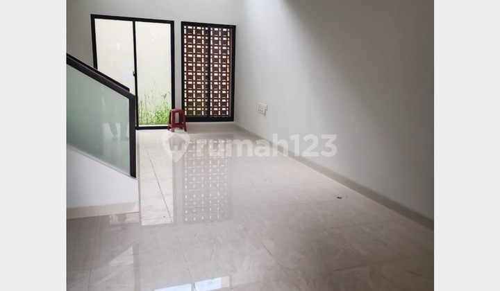 Dijual Rumah Posisi Bagus Cluster Emily Summarecon Bandung 2