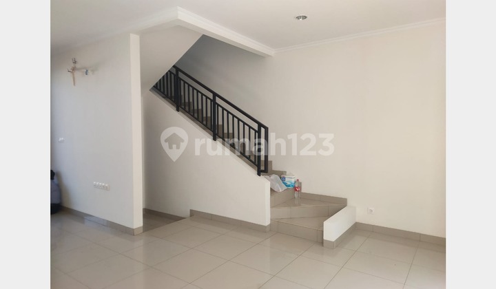 Dijual Rumah 2 Lantai Semi Furnished di Cluster Cynthia , Summarecon Bandung 2