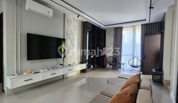 Dijual Rumah Bagus Full Furnished di Cluster Emily, Summarecon Bandung 2