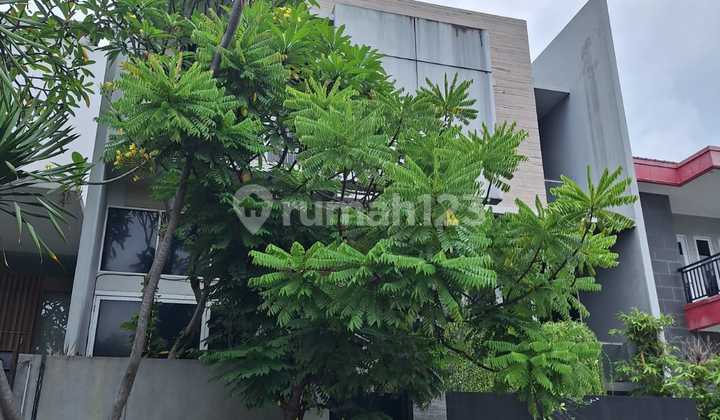 Dijual Rumah Bagus di Permata Buana. Luas 10X18m Semi Furnish Siap Huni 2