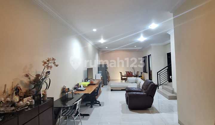 Rumah Bagus Semi Furnished Taman Permata Buana, Jakarta Barat 1
