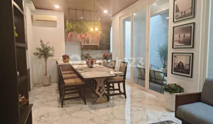 Dijual Rumah Pakuwon Indah Minimalis 2