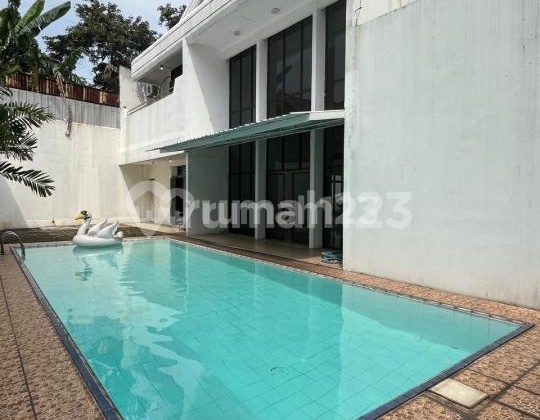 DIJUAL RUMAH MEWAH DI SENOPATI JAKARTA SELATAN ADA POOL MURAH 2