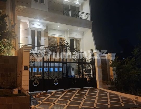 FOR SALE: CLUSTER LAYAR PERMAI PIK1 HOUSE, 8X30 SIZE, SEMI-FURNISHED.