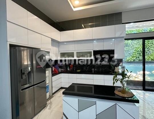 DIJUAL RUMAH MANYAR PERMAI PIK 1 UKURAN 8X25 FURNISH MEWAH