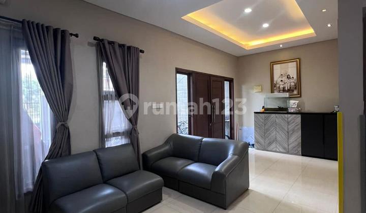 Dijual Rumah 21/2 Lantai Dicluster Krisan Banjar Wijaya di Banjar Wijaya