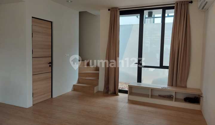 Rumah 2 Lantai Di Cendana Lippo Central Rumah 2