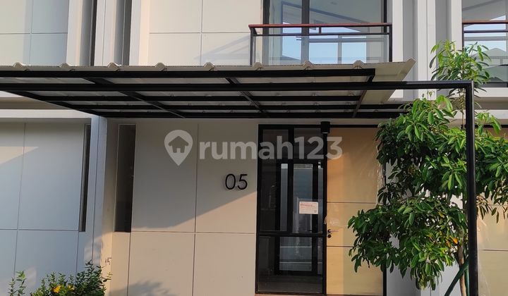 Rumah 2 Lantai Di Cendana Lippo Central Rumah
