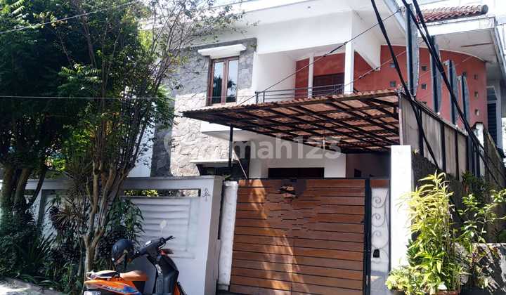 Rumah 2 Lantai Daerah Sayap Pasteur Rumah 2 Lantai Daerah Sayap Pasteur