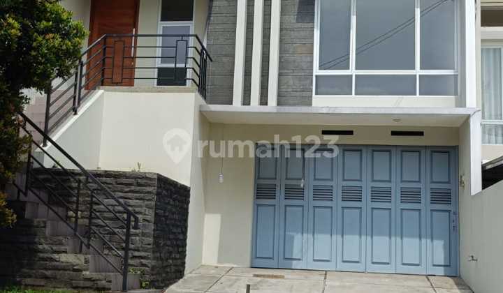 Rumah Baru 3 Lantai Daerah Budisari