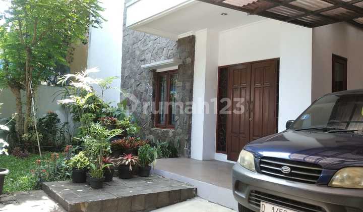 Rumah 2 Lantai Sayap Surya Sumantri Belakang Maranatha
