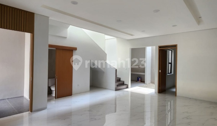 Rumah Baru 2 Lantai Setraduta Grande 2