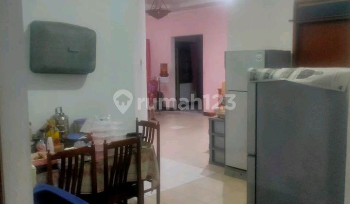 Shop House & House in Ciateul Near Elizabeth Bag Shop