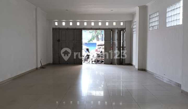 3-Storey Shop House Abdulrahman Saleh Main Road Near Airport