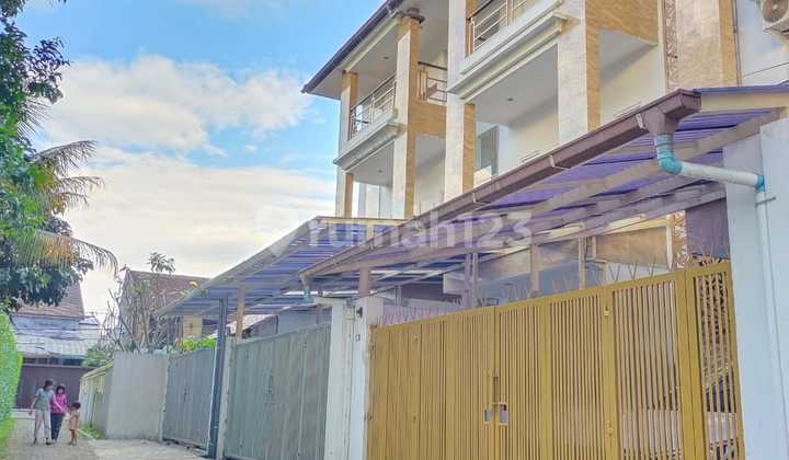 New 2-Story House Sukawarna Behind Btc New 2-Story House Sukawarna Behind Btc