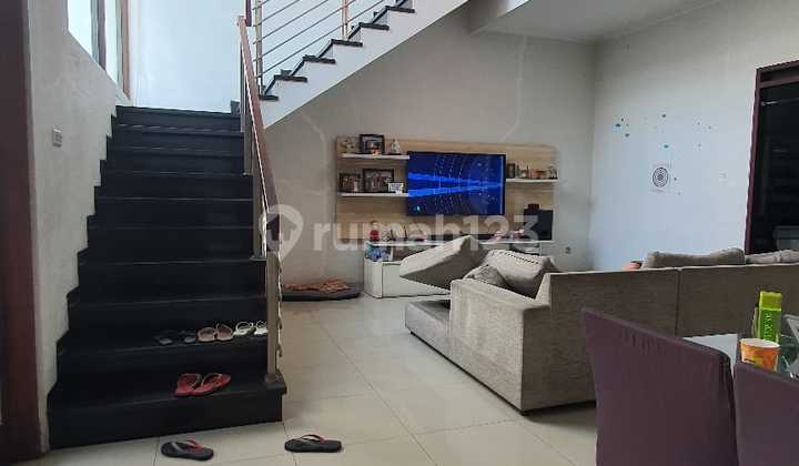 Nice Well-Maintained House Ready to Live Semi Furnished Singasana Pradana 2