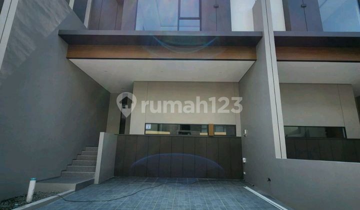 Rumah Baru 2 Lantai Setraduta Grande Rumah Baru 2 Lantai Setraduta Grande