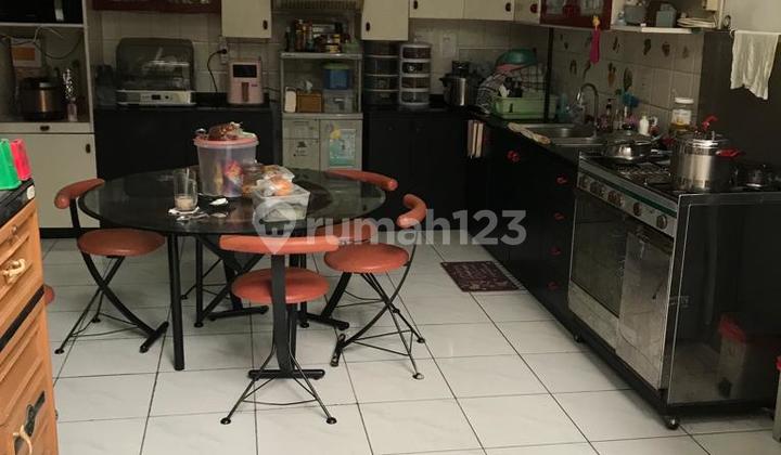 Rumah 2 Lantai Terawat Di Pusat Kota Bandung 2