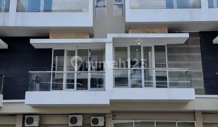 Ruko 3.5 Lantai Setrasari 