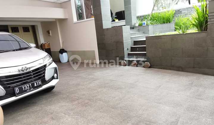 Rumah 2 Lantai Istana Regency Sayap Pasteur