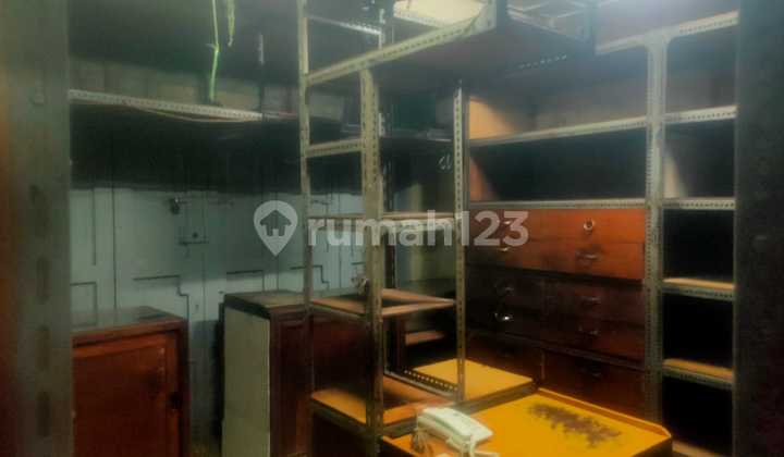 Shop House & House in Ciateul Near Elizabeth Bag Shop 2