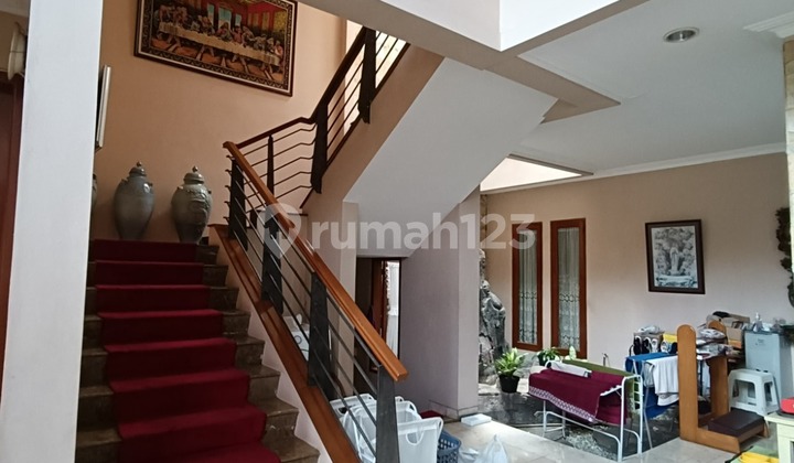 Rumah 2 Lantai Bagus Ada Taman Depan Belakang Sayap Sukajadi 2