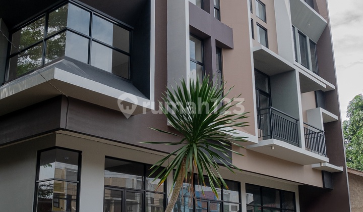 Ready-to-Use 3-Story Shop House Near Bintaro BSD