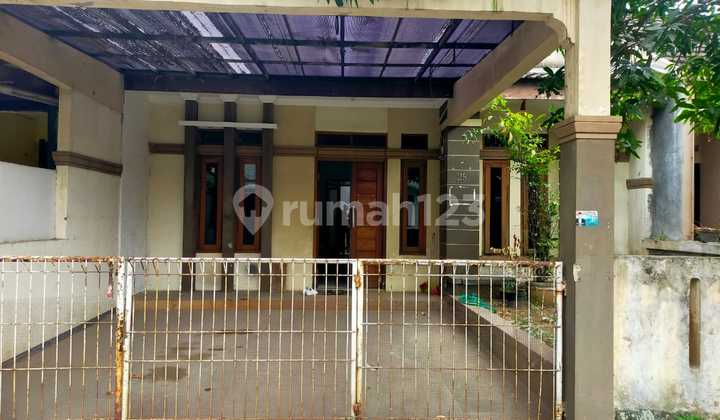 Rumah Minimalis Di Lingkungan Yang Tenang Dekat Taman Kopo Indah 1