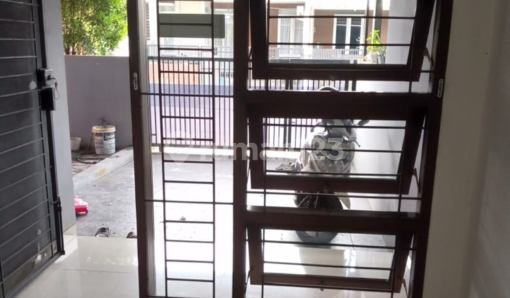 For Rent: Taman Holis Indah 2 Minimalist House, Clean and Neat For Rent: Taman Holis Indah 2 Minimalist House, Clean and Neat