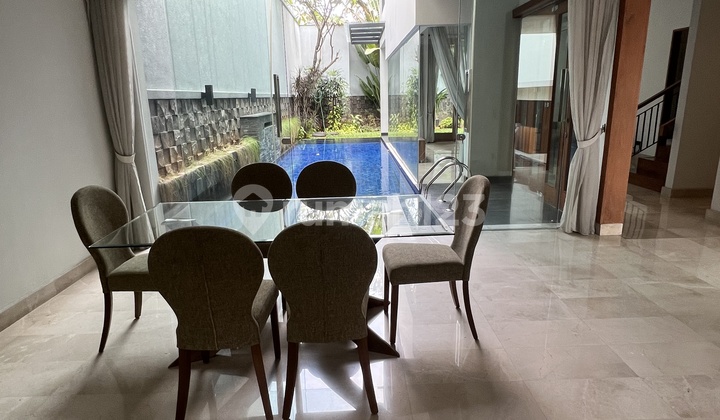Dijual Rumah Mewah 2 Lantai Plus Swimming Pool Ada Mini Park Dan Lokasi Bebas Banjir 2