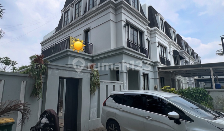 For Sale Luxury 3.5-Story American Classic Style House Plus Swimming Pool in Kemang