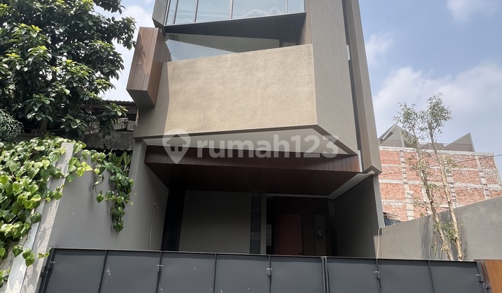 Dijual Rumah Mewah Brand New Lantai 3 Jarang Ada Dikemang Lokasi Sangat Strategis  2