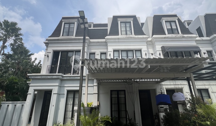 For Sale Luxury 3.5-Story American Classic Style House Plus Swimming Pool in Kemang