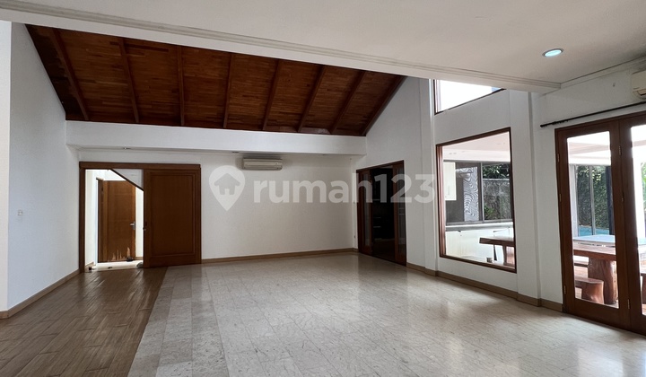 Dijual Rumah Mewah 2 Lantai Di Kemang Plus Swimming Pool Desain Clasic