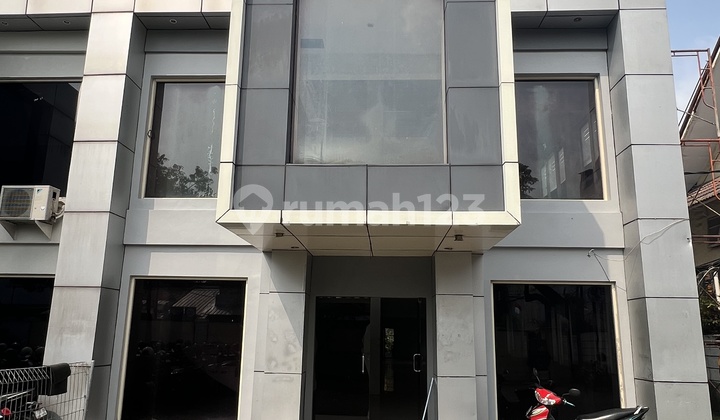 For Rent: 2-Story Shop House with Spacious Parking, Former J&T in Kemang, Suitable for Office, Clinic, Restaurant, Gym, etc.