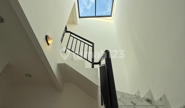 Rumah Baru Kedoya 3 Lantai 3x11,3 Desain Modern Minimalis Town House Mini Cluster Kedoya Jakbar 2