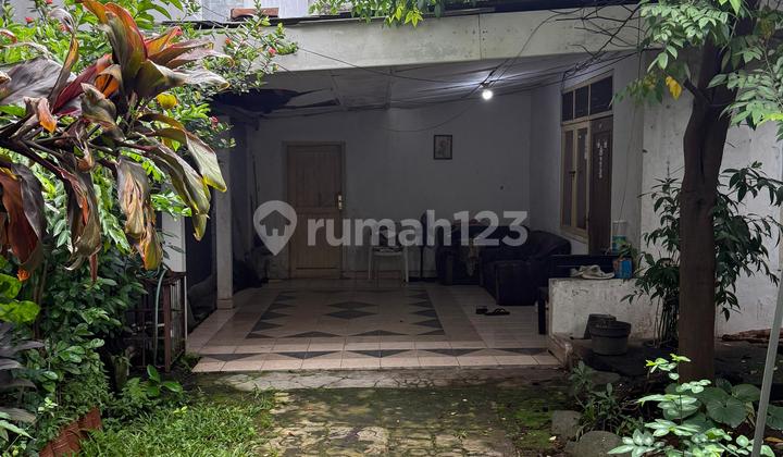For Quick Sale: House with Spacious Yard in Agricultural Complex, Pasar Minggu - South Jakarta