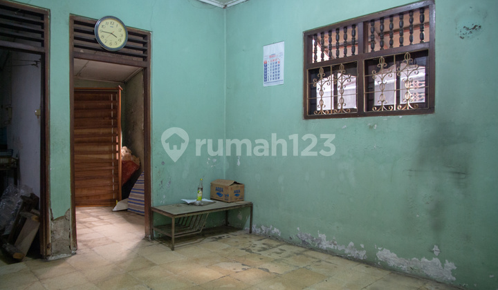 SHM House in a Strategic Location in Kemayoran, Central Jakarta 2