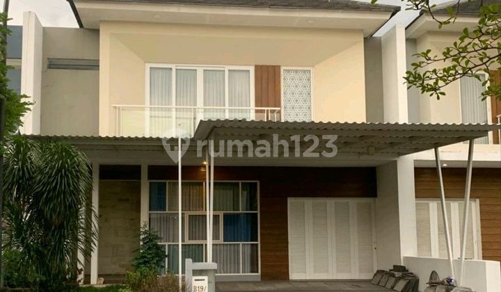 Rumah 2 Lantai Terletak di Jalan Utama Cluster dengan Row 20 Meter Rumah 2 Lantai Terletak di Jalan Utama Cluster dengan Row 20 Meter