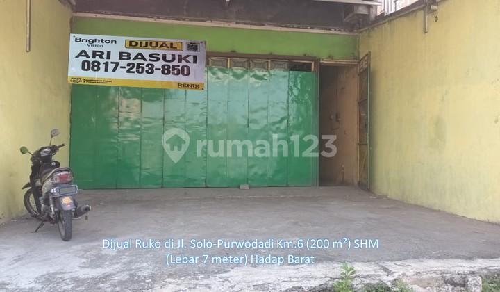 Shop House on the Solo-Purwodadi Outskirts, Easily Seen and Accessed 2