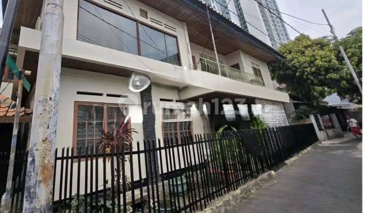 Dijual Rumah Elegan Mewah di Salemba Jakpus