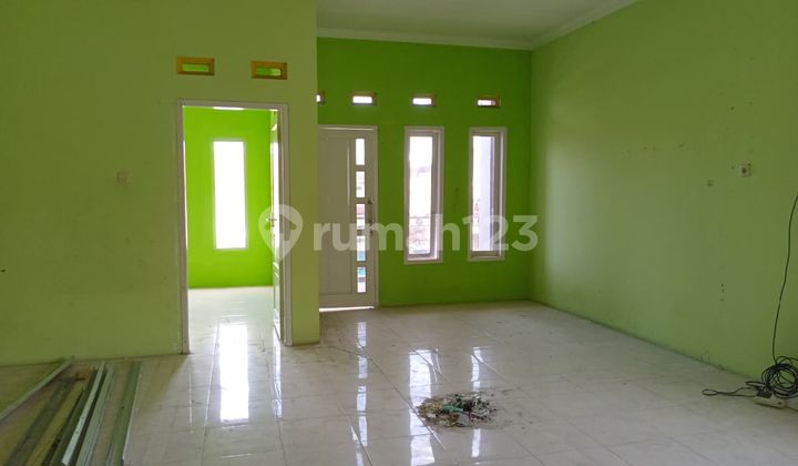 Shop House with Roadside Access and Ready to Occupy. Suitable for Culinary Business, etc. 2