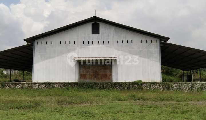 For Sale, Good Warehouse with Provincial Road Access in East Bandung Regency Area.