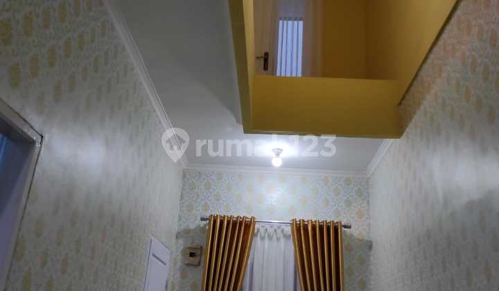 Di Sewakan Rumah Beserta Fasilitas Nya .