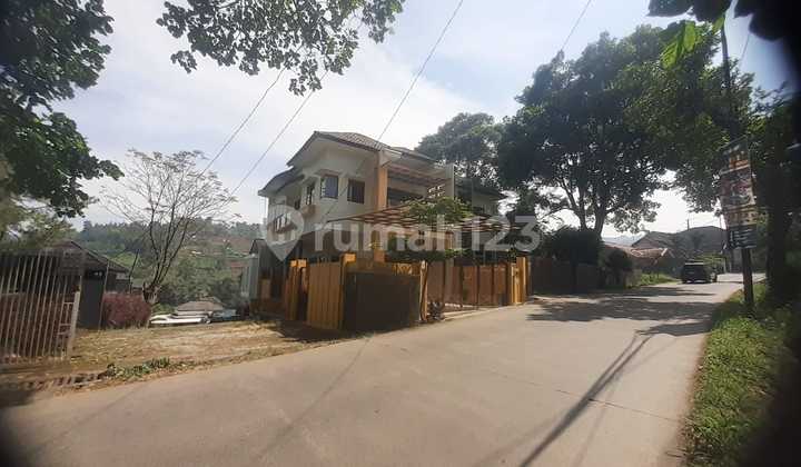 Di Sewakan Rumah Cantik dan Terawat Berlokasi Jln Dago Kota Bandung.