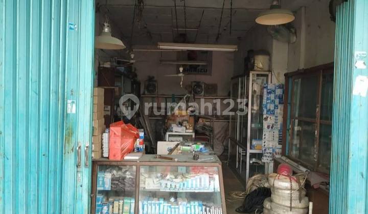 Dikontrakan Ruko tengah kota gresik Jawa timur Dikontrakan Ruko tengah kota gresik Jawa timur