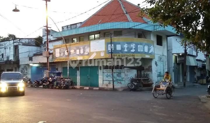 Dikontrakan Ruko tengah kota gresik Jawa timur Dikontrakan Ruko tengah kota gresik Jawa timur